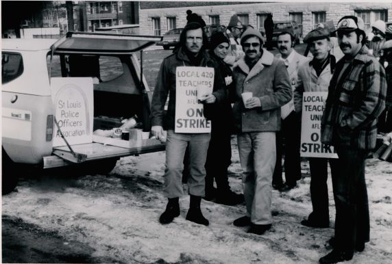 (28893) St. Louis Federation of Teachers, Picketing (28893) St. Louis Federation of Teachers, Picketing